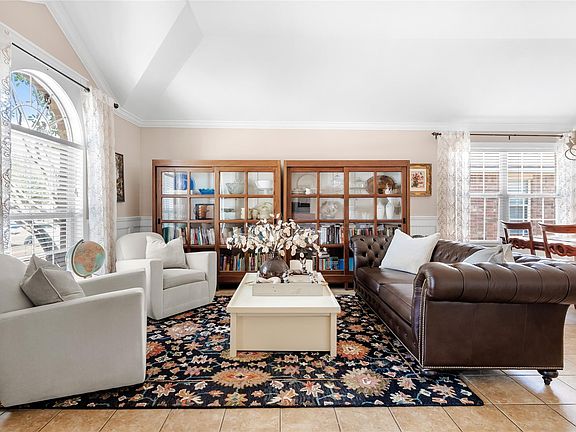 2nd image of 1005 Zeus Cir