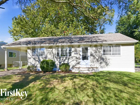 915 Campion Ln, Florissant, MO 63031