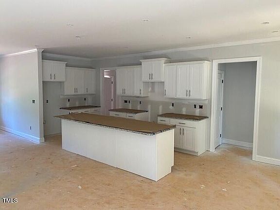 3rd image of 539 Mulberry Rd