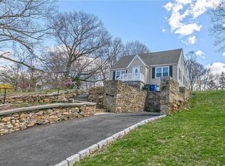 1608 Chopsey Hill Rd, Bridgeport, CT 06606