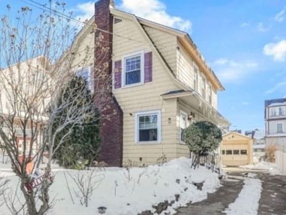 2nd image of 33 Beaumont Pl