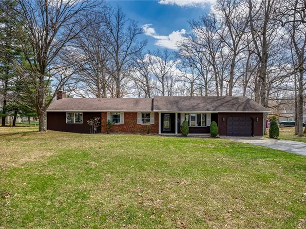 14408 N South Shore Dr, Effingham, IL 62401