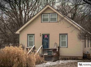 8114 N 40th St, Omaha, NE 68112