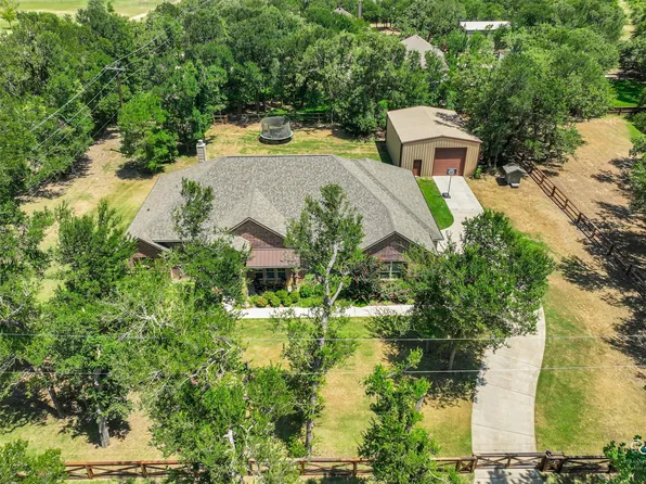 101 Sandlin Ct, Springtown, TX 76082