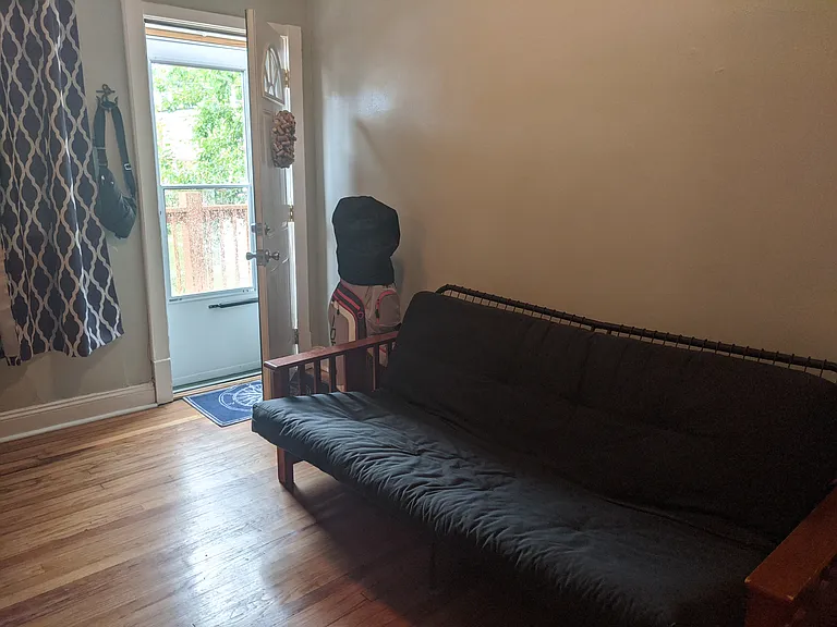 5225 Bancroft Ave #2W — Photo 8