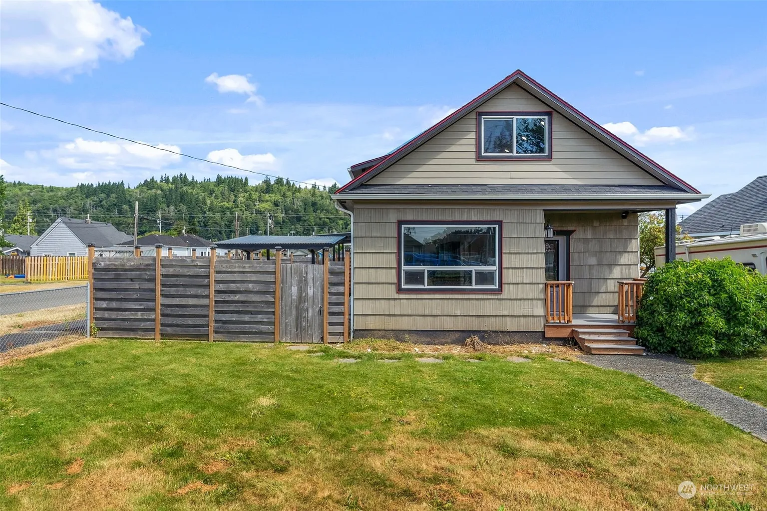2901 Pacific Avenue photo 1