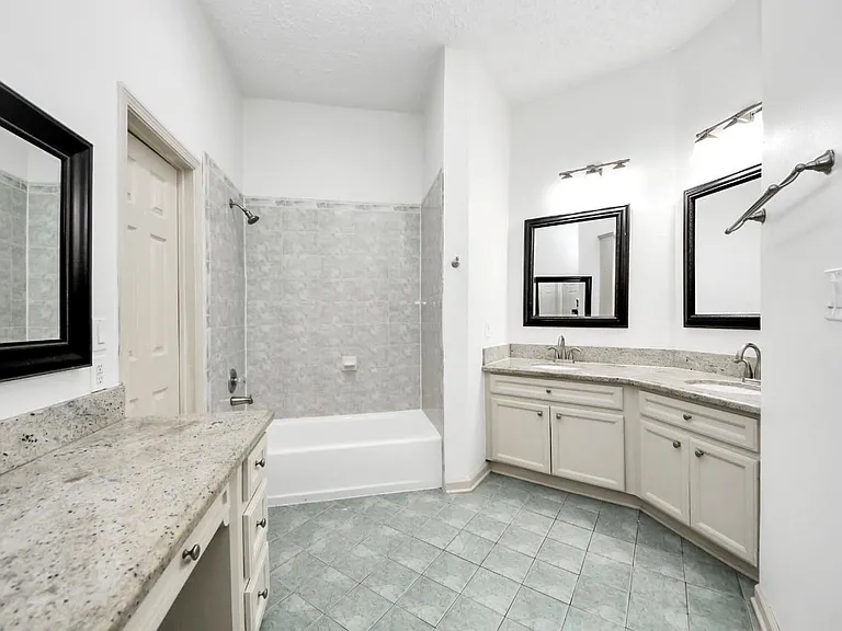 10535 Emnora Ln — Photo 23