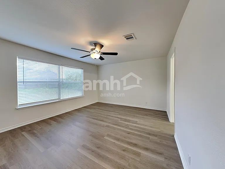 2207 Southeastern Trl — Photo 9