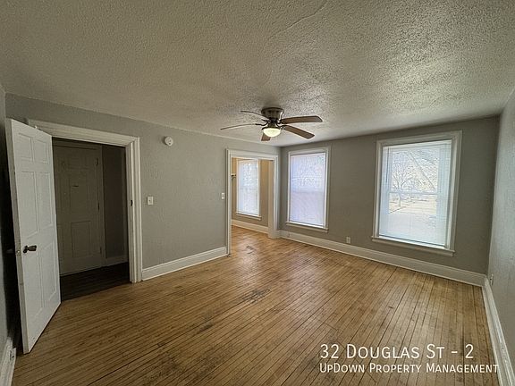 2nd image of 32 Douglas St #2