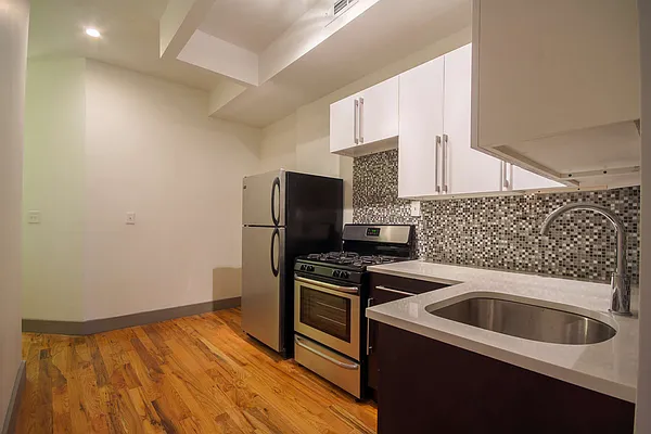 Rented by Nooklyn NYC LLC | media 13