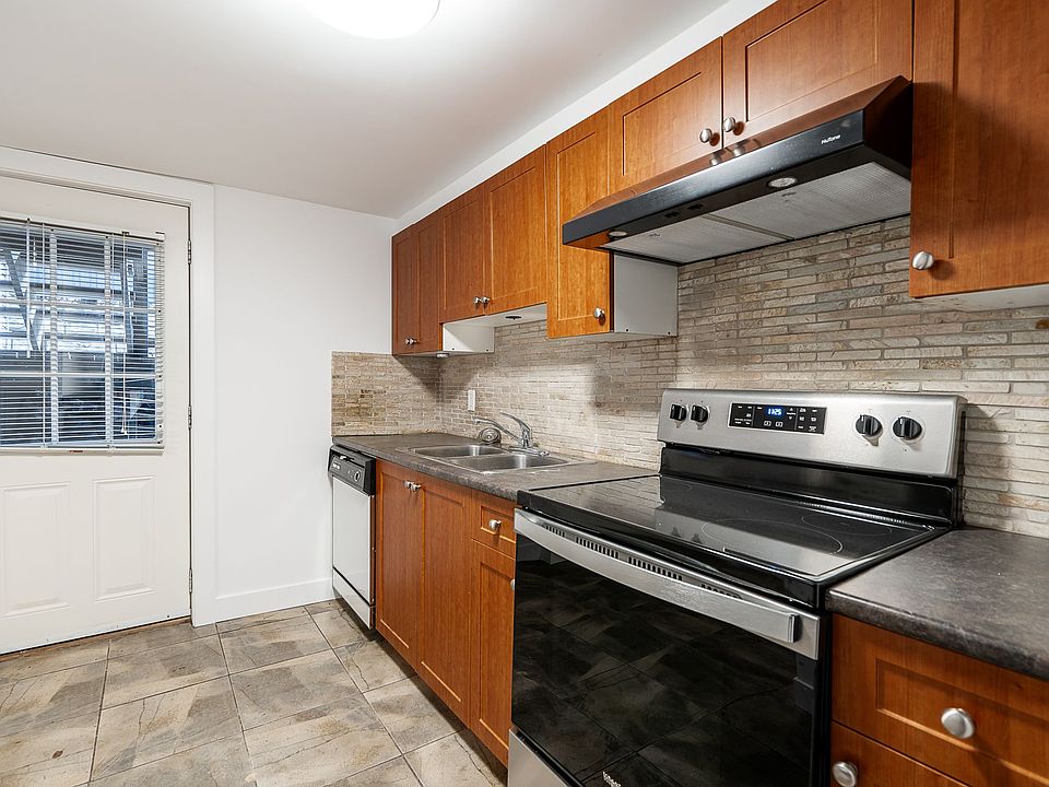 1st image of 261 Osborne Rd E