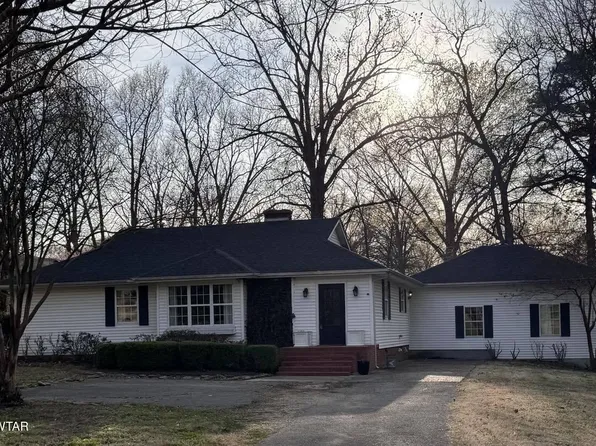 2001 Glen Oaks Ln, Dyersburg, TN 38024