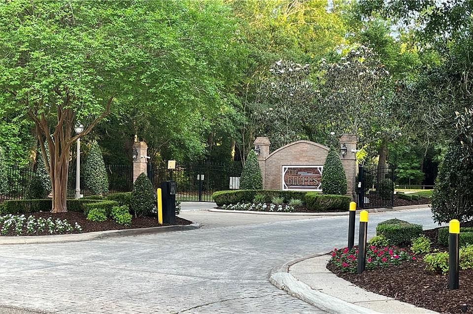 2nd image of 608 Pearl View Ct