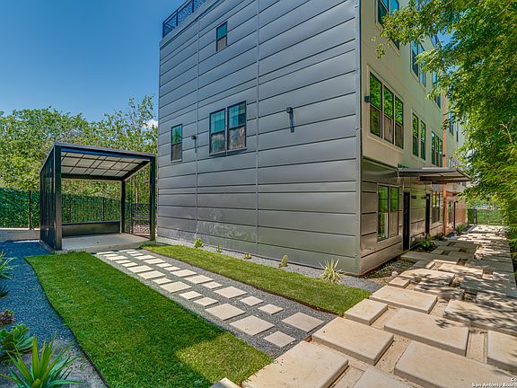 4th image of 222 S Olive St #1102