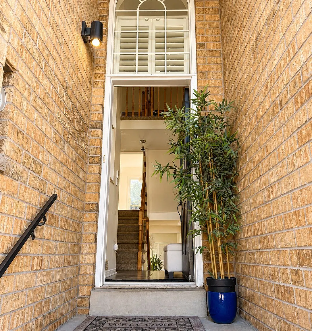 3 bed, $3,600 — Photo 2