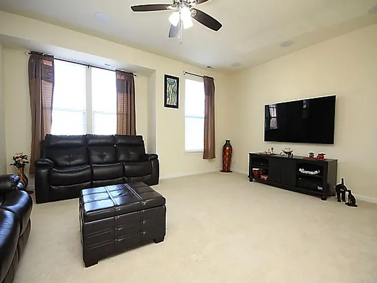 3475 Bradbury Cir — Photo 5
