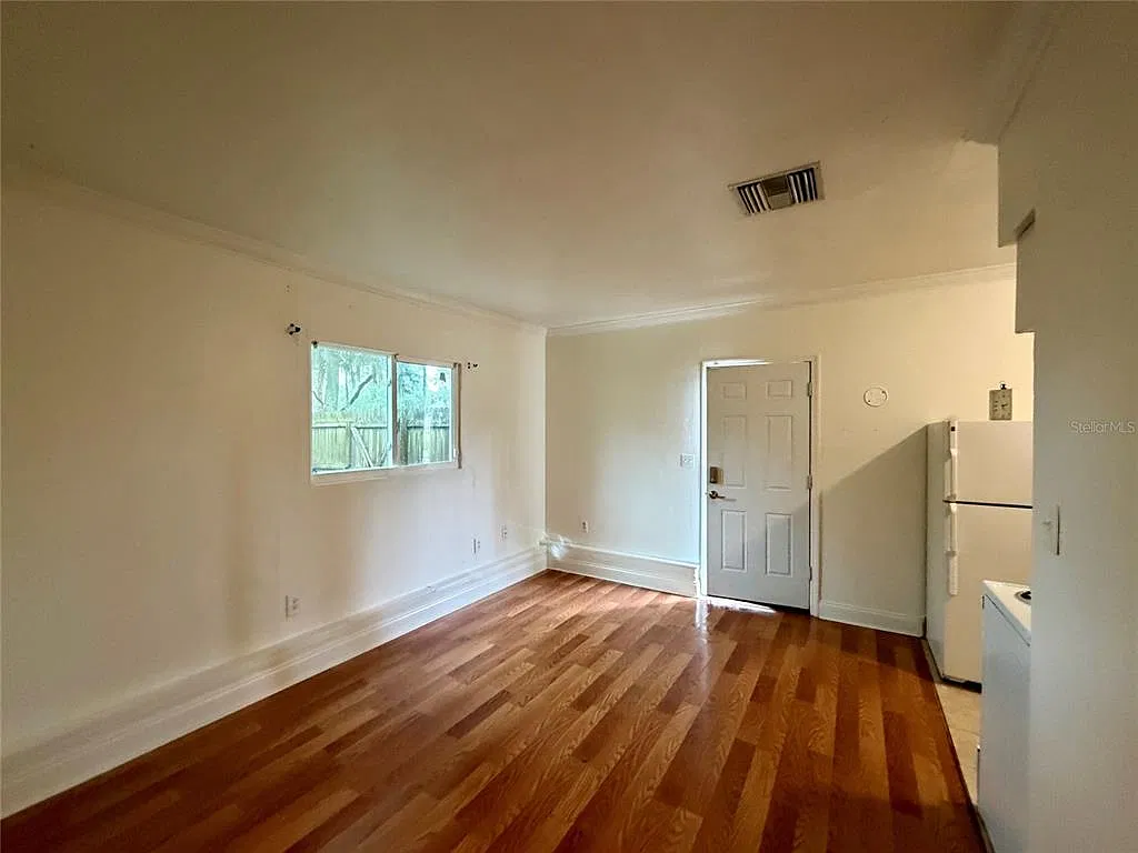 2 bed, 1.0 bath, 560 sqft, $1,550 — Photo 3