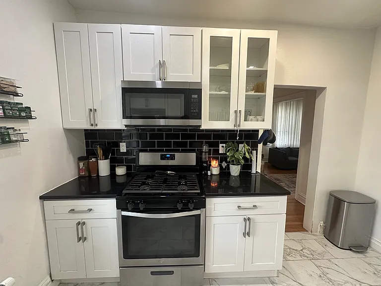244 Lawton Ave #13 — Photo 4