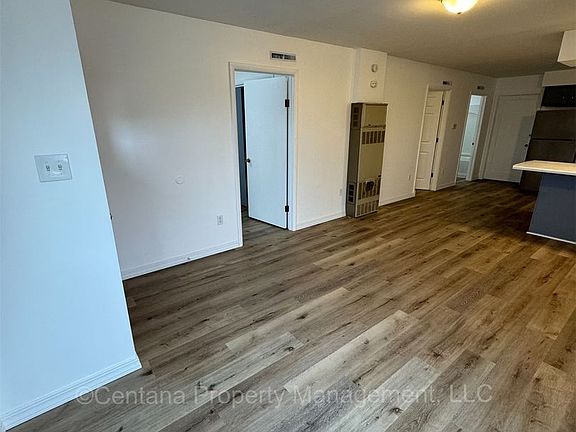 3rd image of 400 Birch St