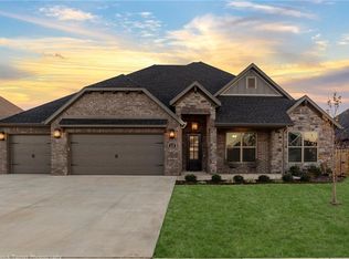 1331 Blue Moon Rd, Centerton, AR 72719