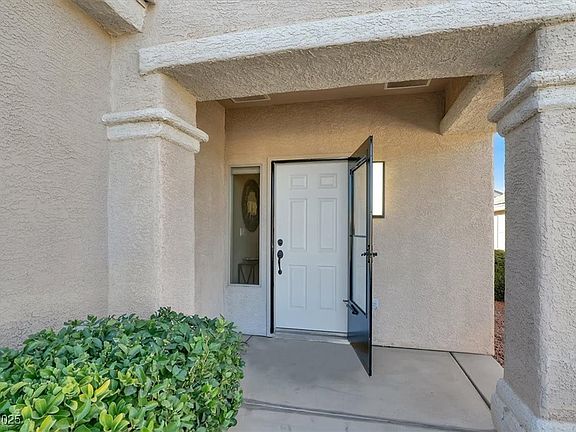 3rd image of 2073 Desert Woods Dr