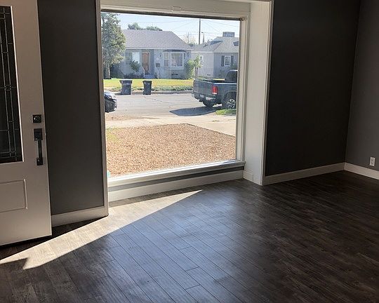 4th image of 2221 N Dymond St