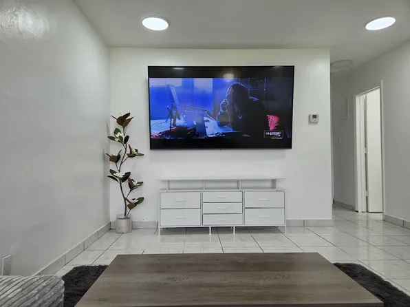 5701 NW 15th St APT 2, Fort Lauderdale, FL 33313