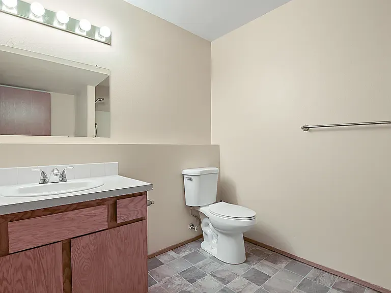 12503 N Ruby St — Photo 3