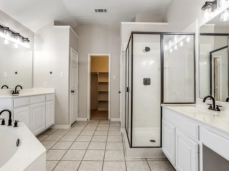 6415 Day Spring Dr — Photo 30