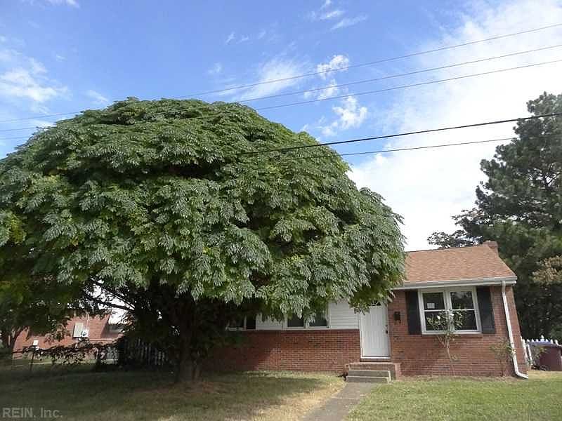 1st image of 601 Pond Ln