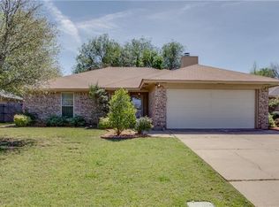 734 Danvers Ln, Mansfield, TX 76063