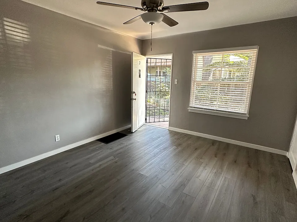 828 Linden Ave #2