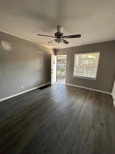 828 Linden Ave #2 Photo 1