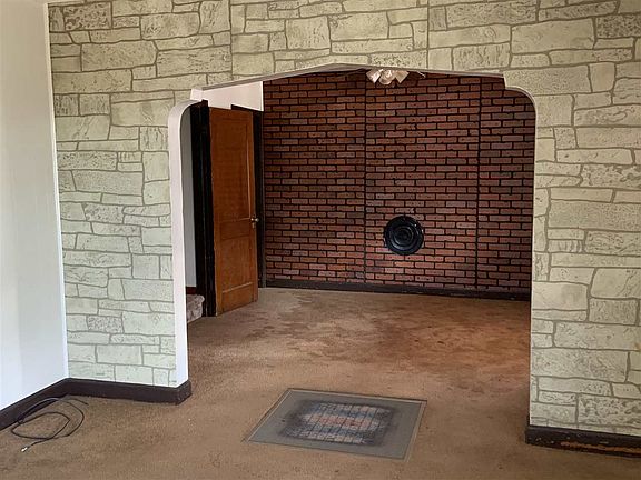 3rd image of 414 Spark St