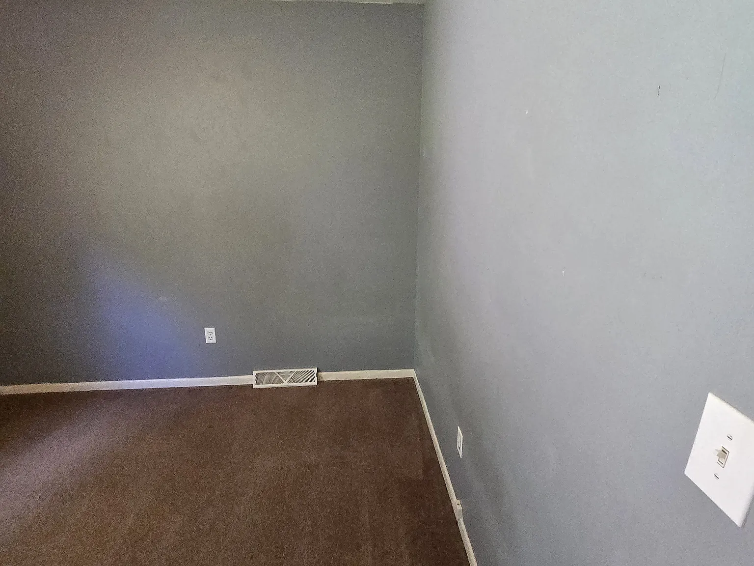 3 bed, 896 sqft, $1,200 — Photo 4