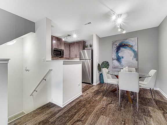 5th image of 112 Gershwin Ct #112