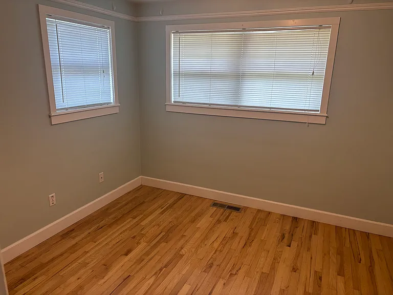 7814 SE Center St — Photo 7
