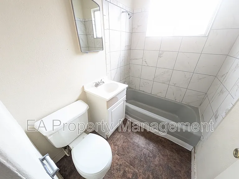 1010 Palomas Dr SE #H — Photo 9