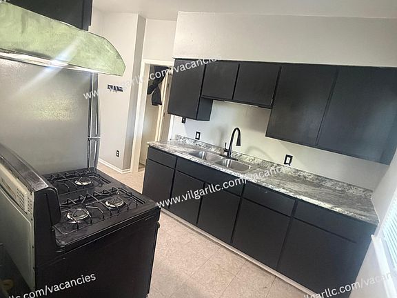 4th image of 2783-2785 Brown St