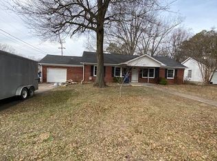 220 Woodlawn Ave, Murray, KY 42071