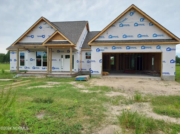 633 Bright Harvest Drive, Maysville, NC 28555