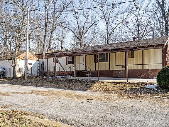 5th image of 4017 White Oak Road