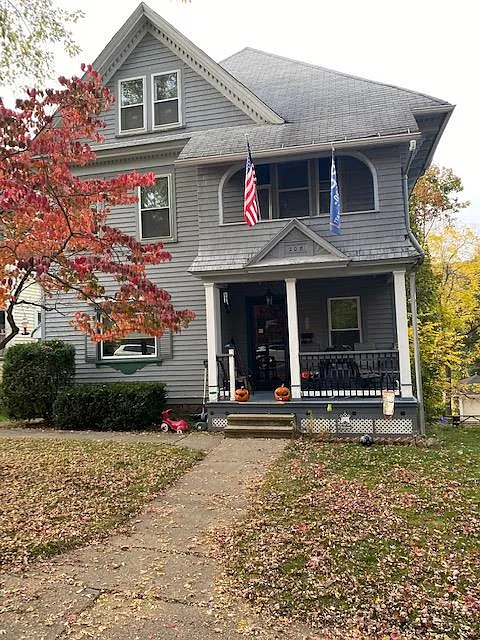 208 W 3rd St photo 1