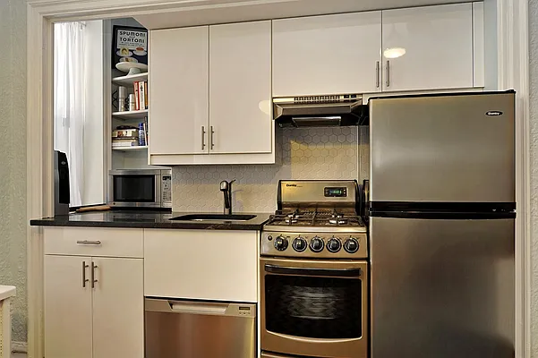 Sold by Corcoran | media 14