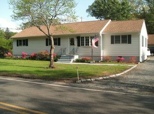 164 W Millstream Rd, Cream Ridge, NJ 08514