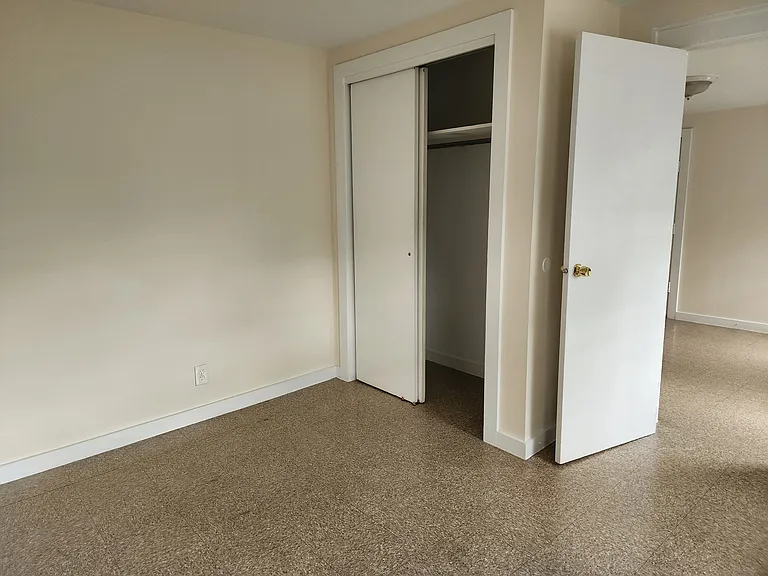 4 N Bleeker St #4 — Photo 10