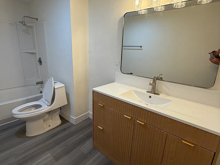 231 E Lambert Rd — Photo 8