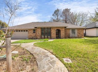 1106 Almond Dr, Mansfield, TX 76063