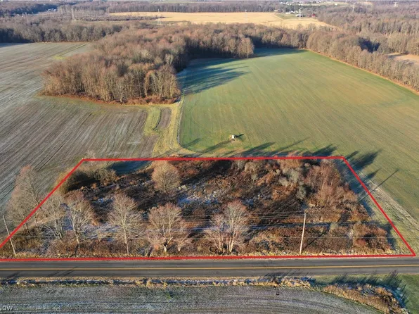 9445 Limeridge Rd, Mantua, OH 44255