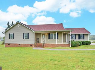 36 Bio Ln, Hartwell, GA 30643
